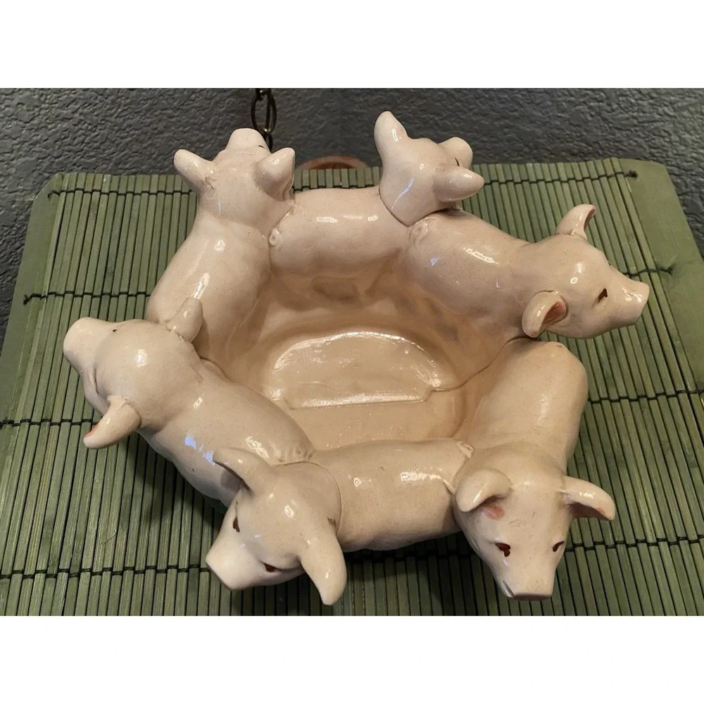 Holland mold circling of pigs, 1987 in excellent condition